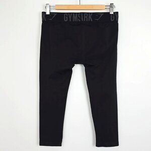 Gymshark Women's Black Compression Crop Tight Seamless 17" Inseam Size M